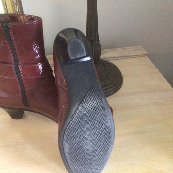 LaCanadienne Ankle Boots - Picture 3 of 7